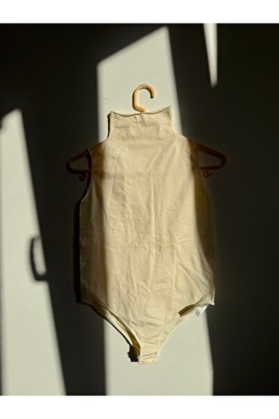 Sıfır Kol Balıkçı Yaka Bodysuit