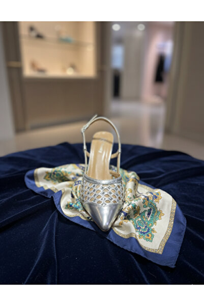 Frosty Ασημένια βραδινά παπούτσια φόρεμα