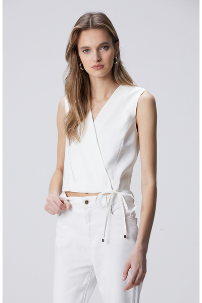 Network Beyaz Etek Ucu Büzgülü T-shirt