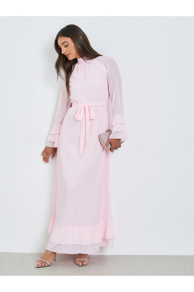 Styli فستان ماكسي وردي اللون بأكمام مكشكشة مرصعة بالخرز