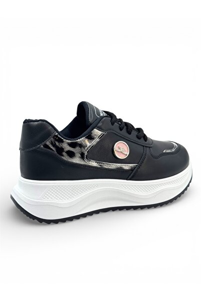 NiceLook Stylish women's sports shoes