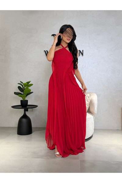 Warazan فستان سهرة شيفون بكسرات ناعمة وتصميم رقبة هالتر أنيق