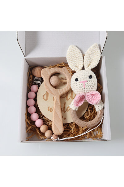 Choice3 طقم هدايا وردي مكون من 4 قطع للمواليد الجدد - خشخيشة سرير أطفال، مشبك...