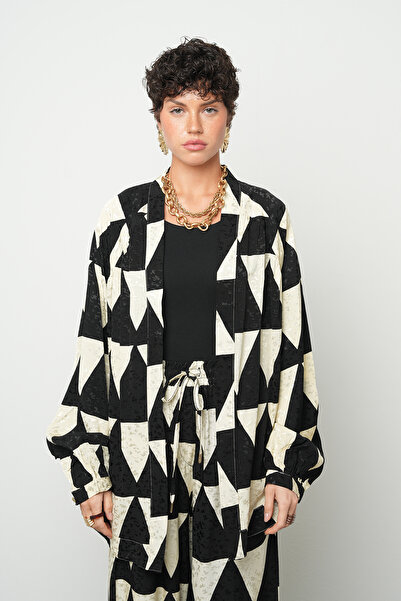 Orfeo Negro Women's Geometric Triangle Patterned Modern Oversize Kimono