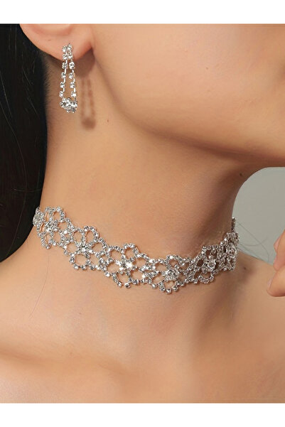 Take Two By Styli طقم عقد وأقراط فضية مرصعة بالكريستال على شكل زهور للنساء