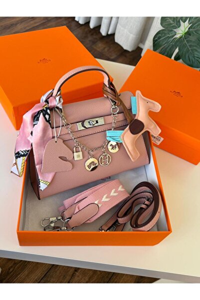 GGGG Bags with their accessories