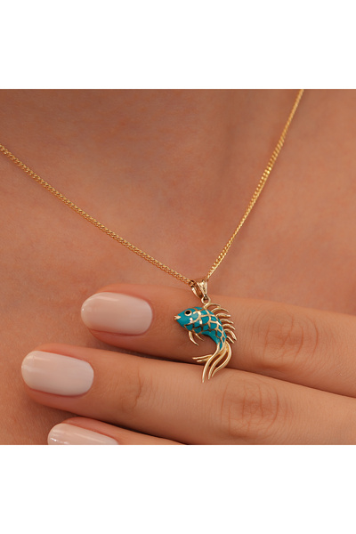 Akar Jewellery Altın Koi Balığı Kolye – Mavi Mineli Okyanus Temalı Şans Kolyesi