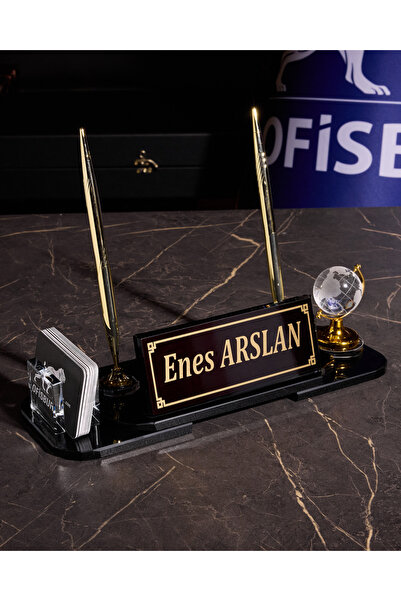 ofisbura Dünyalı Kristal Masa İsimliği | Siyah Cam – Altın Detay | Kişiye Özel