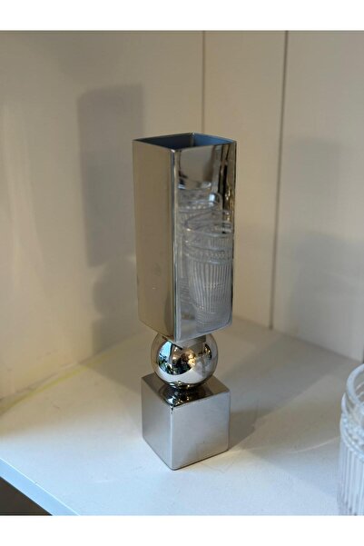 Dekordan House Metal Gövdeli Kübik Tabanlı Vazo 5x24cm