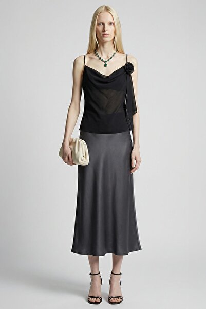 Rays 251221 Hanging Neckline Rose Detail Blouse Black