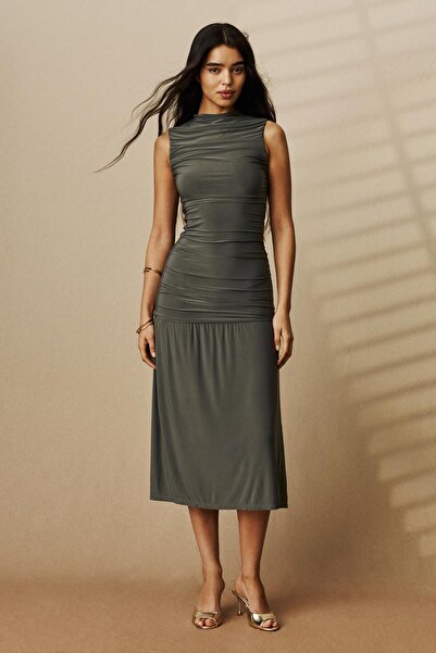Pull & Bear Gathered midi dress