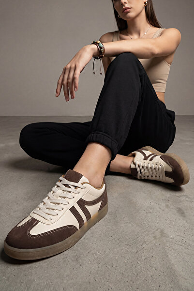 Marjin حذاء رياضي نسائي برباط ونعل مسطح حذاء رياضي ريترو نوردي بني