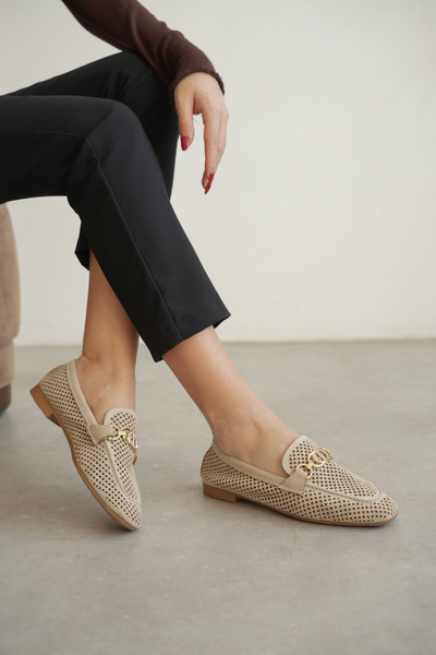 BellaPiede حذاء كاجوال نسائي من جلد الغزال باللون البيج BP27MS02B