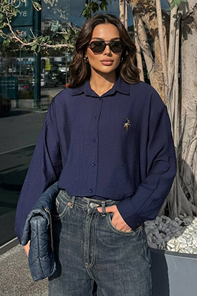Trend Alaçatı Stili Women's Navy Blue Deer Embroidered Aerobin Shirt Alc-X15315