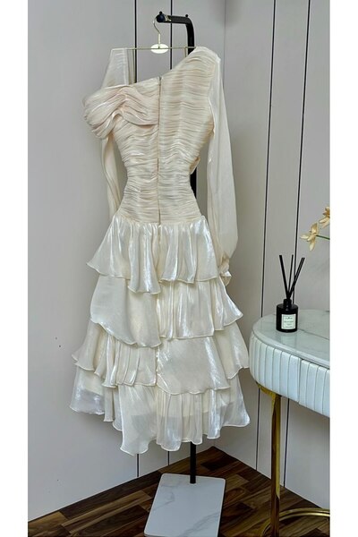 Generica "Magic" Royal Pearl Dress