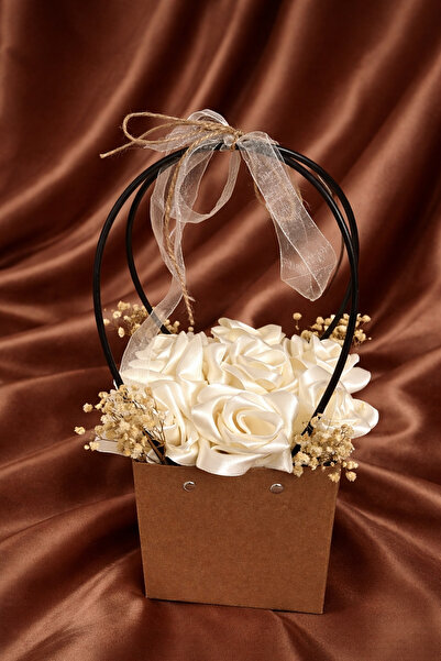 Rosse Lab Dekoratif Beyaz Solmayan Gül Aranjmanı Kraft Çanta Kutuda