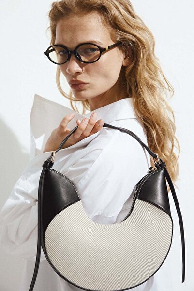 H&M حقيبة كتف على شكل حرف U