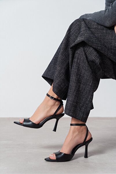 NİŞANTAŞI SHOES Meyz Black Matte Ankle Strap Women's Thin Heeled Shoes