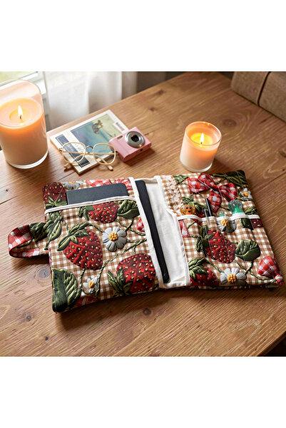 GÖKDAĞ BEDDING El Yapımı Çilek Desenli Tablet Kılıfı Organizer – Kalemlikli &...