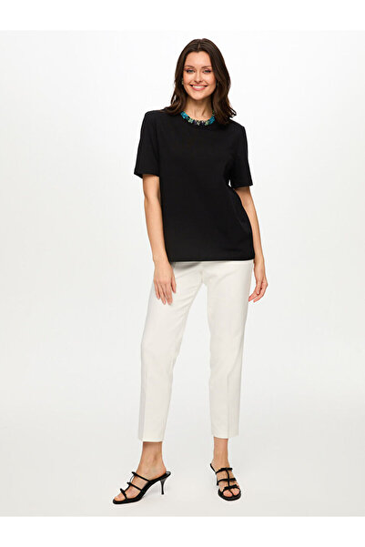 Faik Sönmez Yakası Taş Detaylı Yuvarlak Yaka Kısa Kol Pamuklu T-Shırt S26TSH065