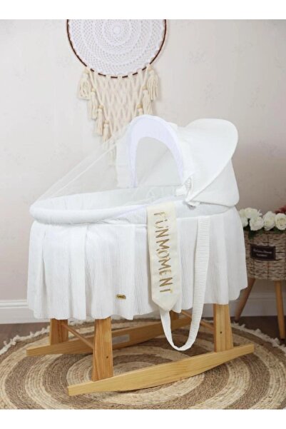 Fun Moment مهد مواليد (سلة موسى) + قاعدة هزاز خشبي