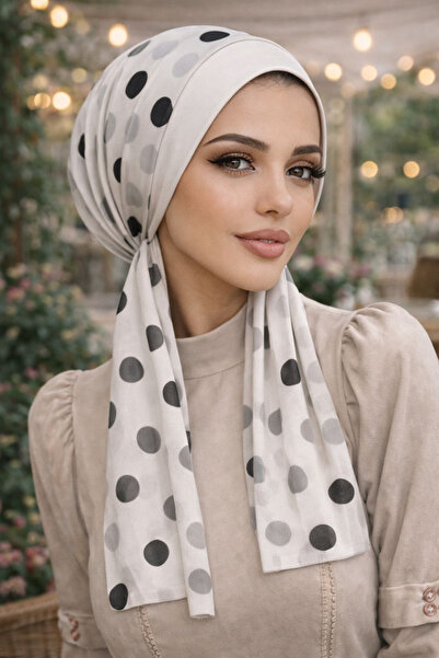 Aişe tesettür Eșarfă cu model de puncte negre și bonetă