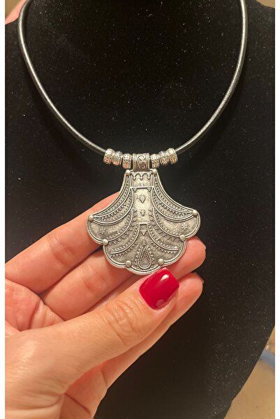 Vintage Takıhane Siyah Deri İpli Antik Otantik Gümüş Kaplama Modern Kolye