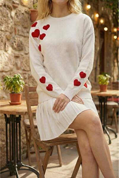 SAYZEN kalp nakışlı basic kadın kazak