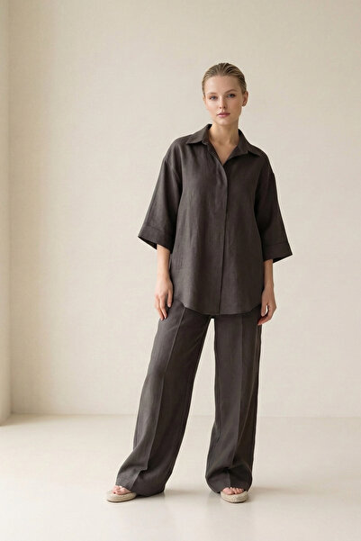 Setre Bitter-Brown V-Neck Shirt with Agricultural Sleeve Detail and Comfortab...