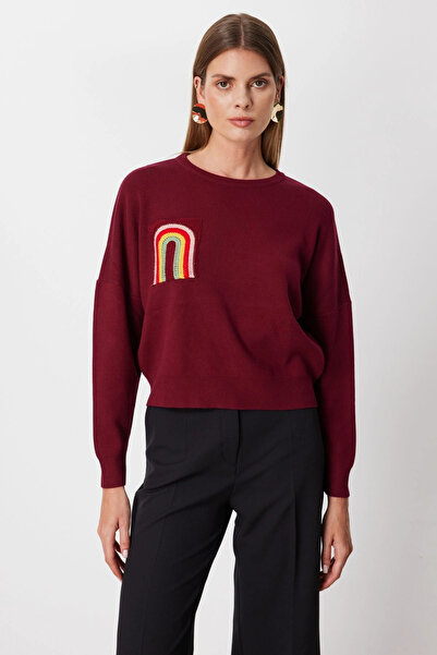 On Fashion Women's Colorful Accessory Crew Neck Burgundy Sweater 63318