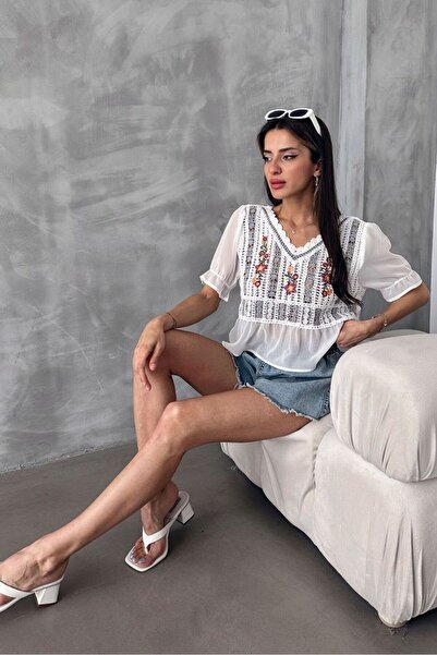 Caddebostan Moda V-Neck Floral Embroidered Lace Detailed Short Sleeve Bohemia...