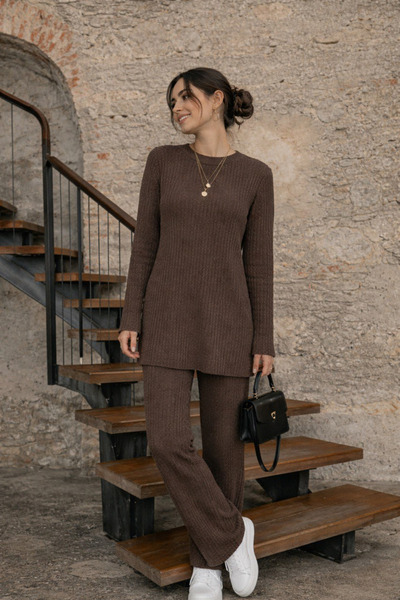 oshebu Women's Mock Neck Side Slit Top-Bottom Set