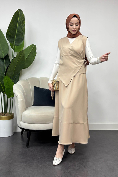 Tesettür Diyarı Set de țesături cu gantere Dubai Vest și fustă