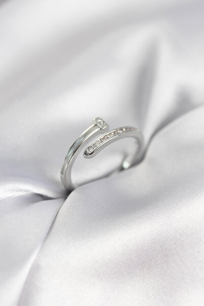 HERŞEYBURDAMODA خاتم نسائي مرصع بحجر الزركون باللون الفضي موديل مسطح