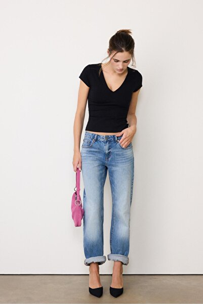 Stradivarius Kısa kollu V yaka t-shirt