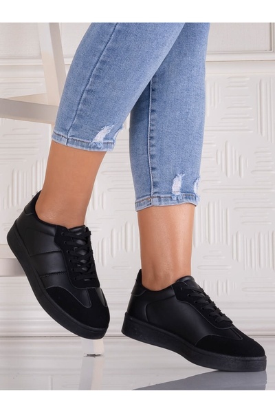 YIYI Women's Black Sneakers Made of Alenoa - Leather, 36