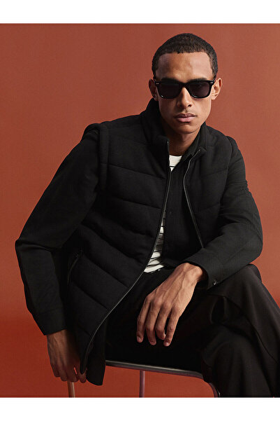 LC Waikiki Ozmarka New Season Stand Collar Men's Puffer Vest