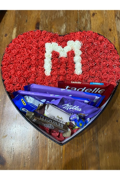 Sweet Sevgiliye hediye ,baş harfli kişiye özel hediye ,kalpli çikolata kutusu...