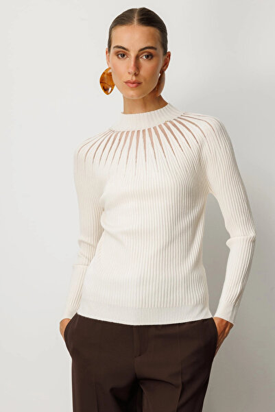 On Fashion Women's Tulle Stand Collar Ecru Sweater 60384