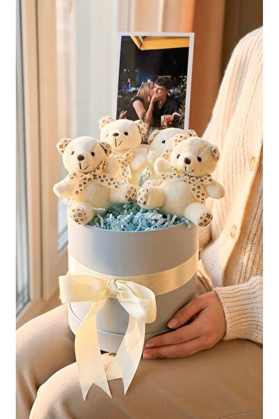 LİSBOND ELEGANCE Premium Kişiye Özel Fotoğraflı Krem Ayıcık Buketi Silindir