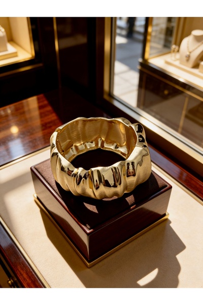 ayoljewelry Voluminous and Asymmetrical Design Luxury Steel Handcuffs