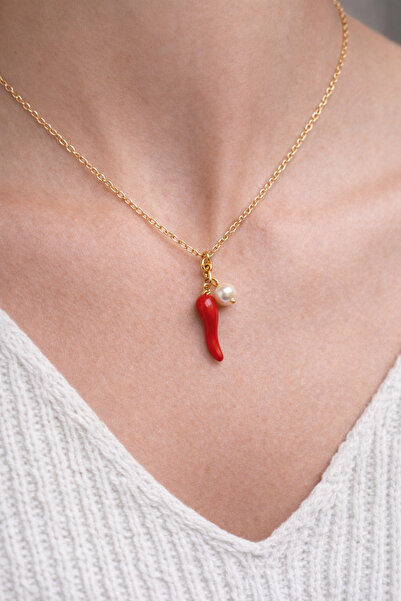 Pel Design قلادة من الفولاذ مع تفاصيل من الفلفل الأحمر واللؤلؤ الحقيقي مصنوعة...