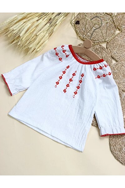 OEM Traditional, little girl