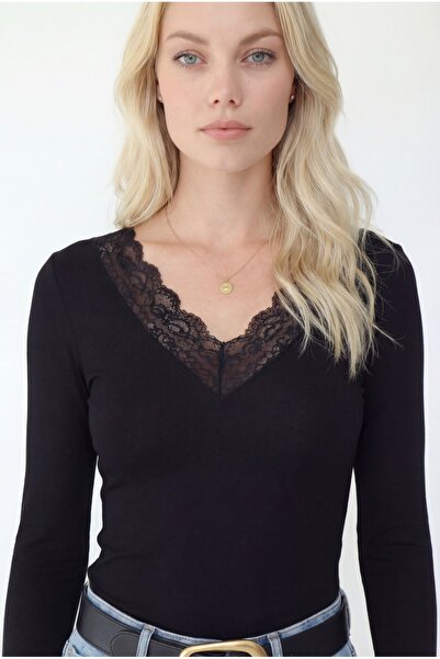 Auroveen Lace Detailed V-Neck Ultra Light Knitted Blouse Av2014