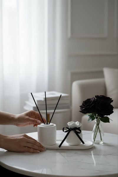 LALEZEN HOME Fiyonklu vazo & 30ml Japon kirazı kokusu beton kutulu & uzun stant