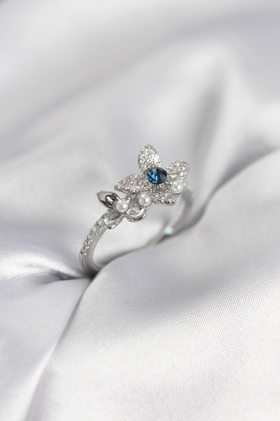 ELİZ BERRA MODA خاتم نسائي فضي اللون مزين بحجر الزركون على شكل زهرة