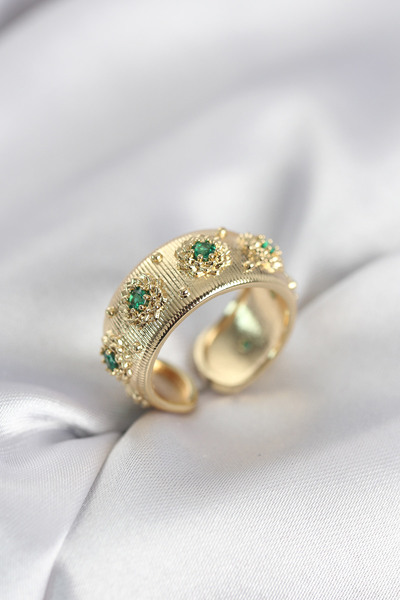 Lisinya Gold Color Vintage Women's Ring with Green Zircon Stone - Tygoo