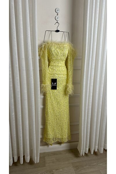 Ora Lemon-colored lace dress with sequins and feathers