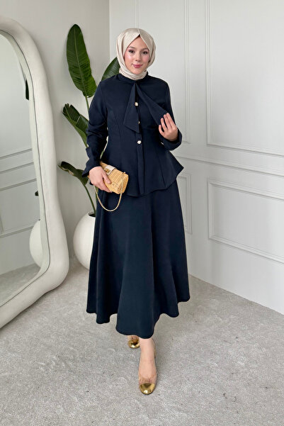 Tesettür Diyarı طقم حجاب ميلينا تانسل من القماش - جاكيت وتنورة - أزرق داكن