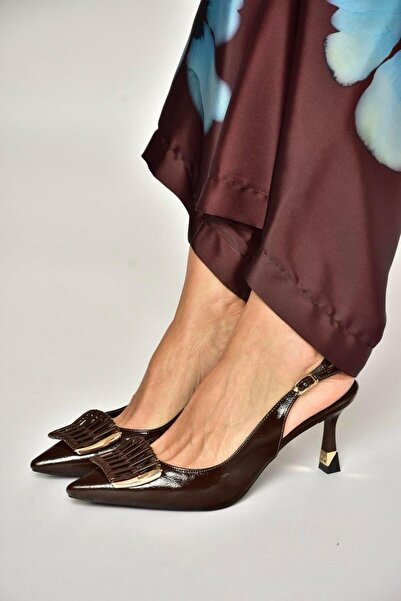 Fox Shoes Y308203160 Brown Rustic Thin Heeled Women's Shoes with Buckle Detail